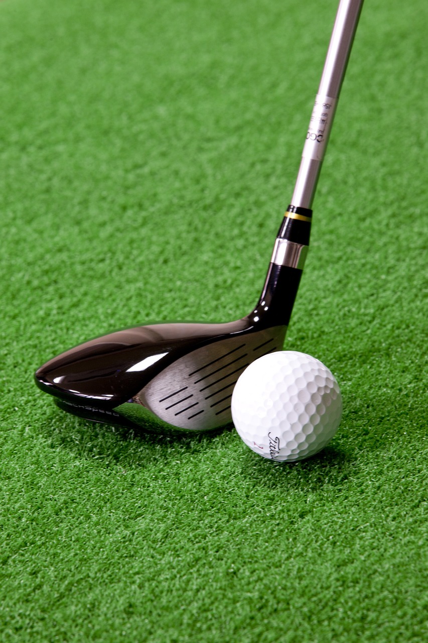 Golf je náročné hobby.